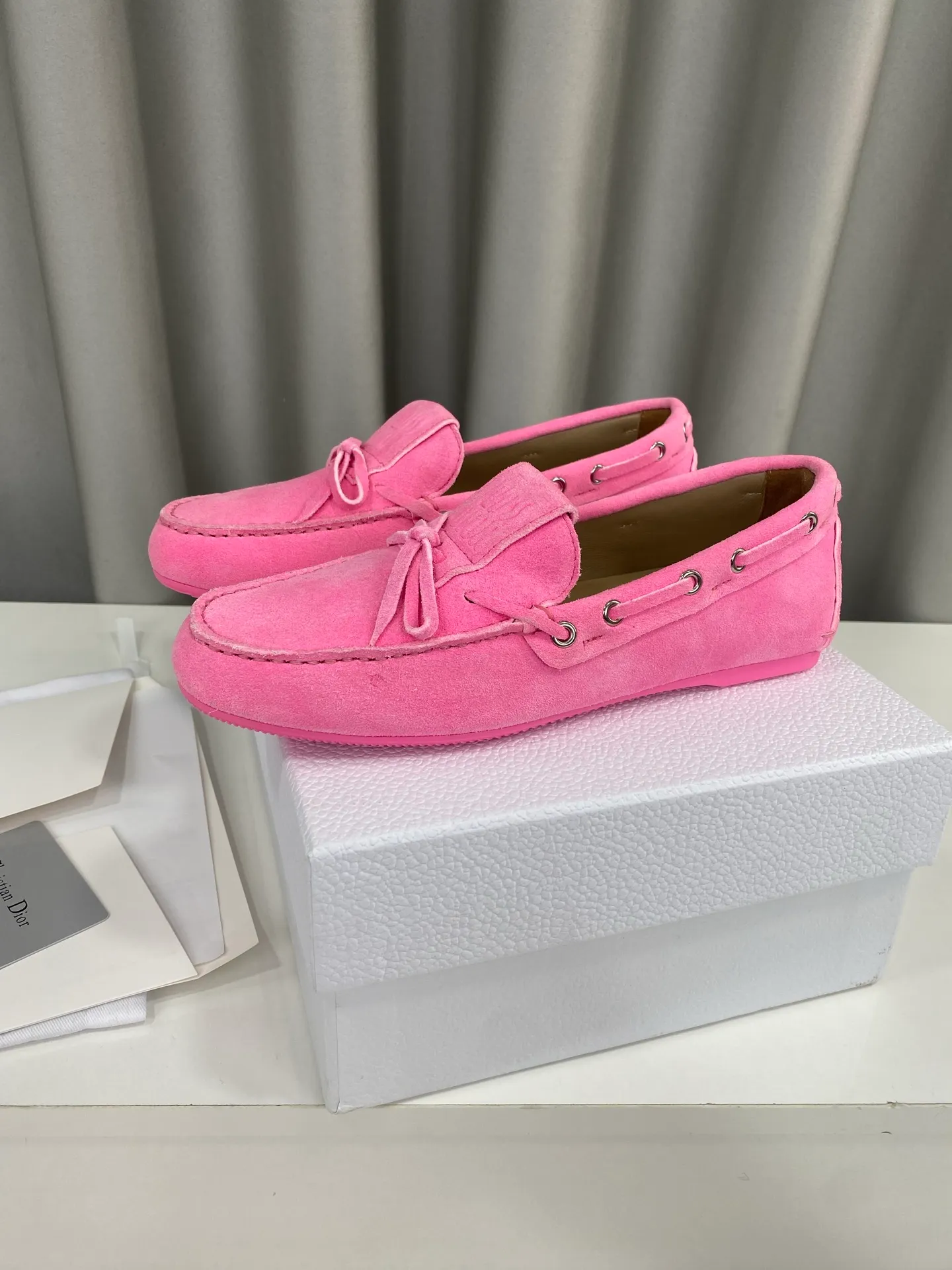 👟👟Ex-factory price 480👟👟 Women's shoes Women's clothing "Exclusive top version" DIOR Dior~25vs spring and summer popular casual flat loafer series... A shoe that does not conflict with shirts, simple partition design, a spring must-have, can be worn with any pants or skirt, very comfortable and beautiful on the feet... ❶Fabric: Original customized cow suede ❷Inner: Original customized sheepskin ❸Feet: sheepskin ❹Outsole: original molded wear-resistant rubber ❺Number of codes: 35-39 (40 customizations are non-refundable) ❻Packaging: Original full set of packaging ☀Color: 5 colors available simultaneously on the official website